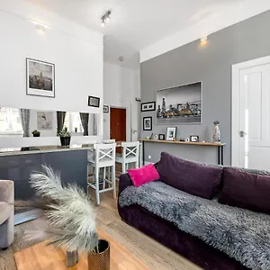 https://historic-apartment-in-the-heart-of-warsaw.warsawhotelspoland.com