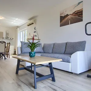 https://mimoza-kali.hotelinzadar.com