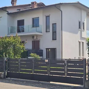 https://snorky-apartments.italymilanhotels.net